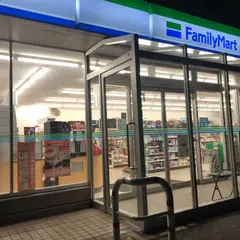 ファミリーマート 鈴鹿柳町店