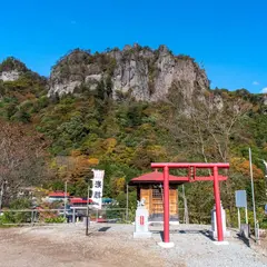 密岩神社