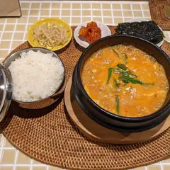 ソウルの塔 - スントゥブとごはんのお店。