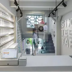 猫カフェ 猫喫茶 空陸家 新宿東口駅前店