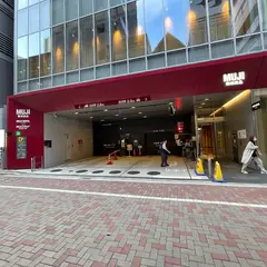読売並木通りビル駐車場