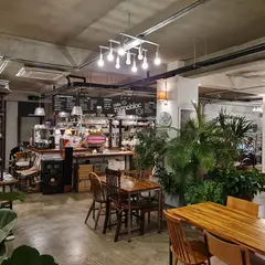 Cafe Monobloc