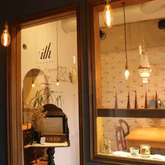 イズ 表参道店 | 結婚・婚約指輪 オーダーメイド