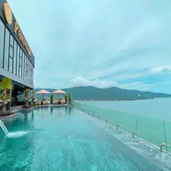 Peninsula Hotel Danang