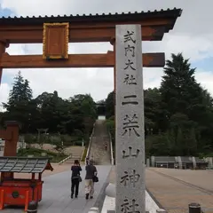 ニ荒山神社 神楽殿(県指定重要文化財)