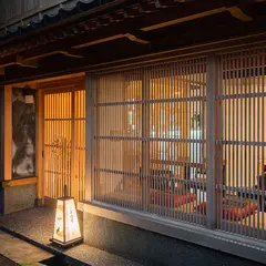 まゆ月 くらがり坂