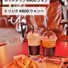 Rolling Tribe Garage (Cafe) 롤링트라이브