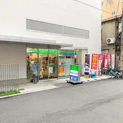 ファミリーマート ホテルロイヤルクラシック大阪店