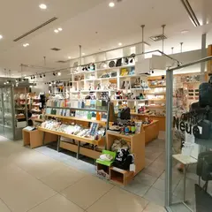 Neue Giftik 大阪店