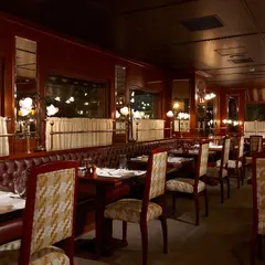 巴賽麗廳 La Brasserie