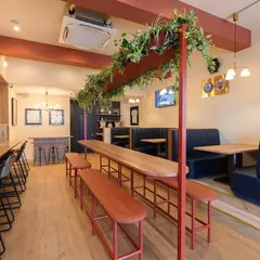 Bar＆restaurant GO KINGS! CAFE ゴーキングスカフェ 沖縄北谷町店