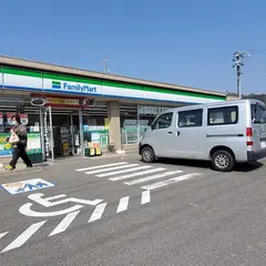 ファミリーマート加茂上川辺店