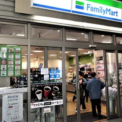 ファミリーマート 北越谷駅前店