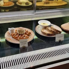 N N N