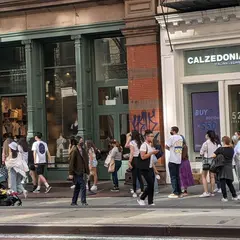 Brandy Melville - Flagship