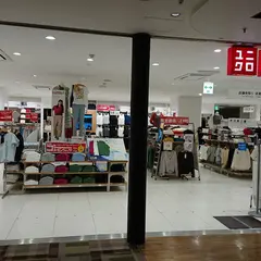 ユニクロ香林坊東急スクエア店