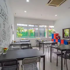 Sausage KL Cafe & Deli