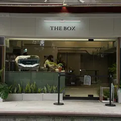 THE BOX . café & brunch