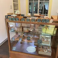 山の奥のお菓子屋さん