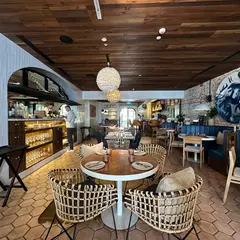 Olivia Restaurant & Lounge