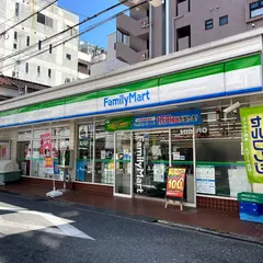ファミリーマート 新丸子駅西口店