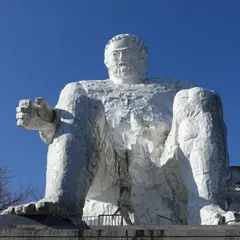 だいだらぼう像