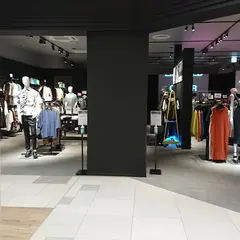 AZUL BY MOUSSY ららぽーと福岡店