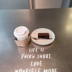 10 COFFEE BREWERS dot.（テンコーヒーブルワーズドット）店