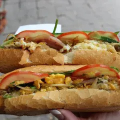 Bánh Mì Phượng
