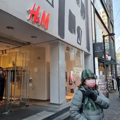 H&M 明洞中央キル店
