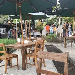 Warung Babi Guling Pande Egi