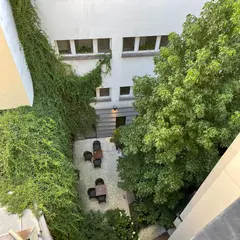 スリー クラウン ホテル