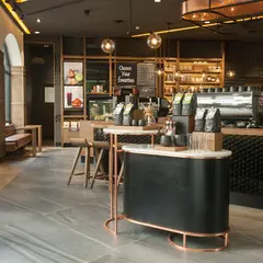 Starbucks Reserve Bar Han Thuyen