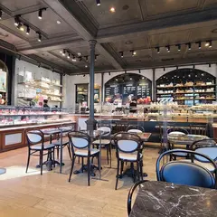 Paris Croissant