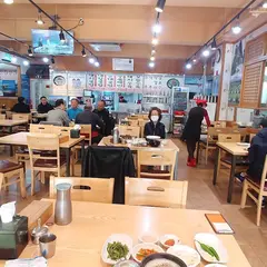 雙胞胎豬肉湯飯쌍둥이돼지국밥