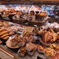Paris Croissant Cafe