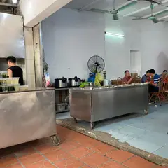 Quán cơm Cây Bàng