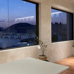 See Sea with BOOK 씨씨윗북 북스토어