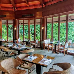 Sirena Seafood Restaurant – Shangri-La