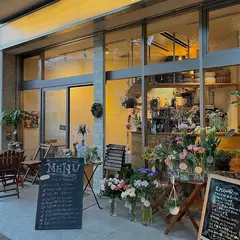 &FLOWER （花とプラントベースカフェ）