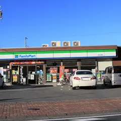 ファミリーマートめおと岩店