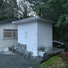 鶴見霊園 公衆トイレ