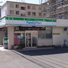 ファミリーマート 長崎上大橋店