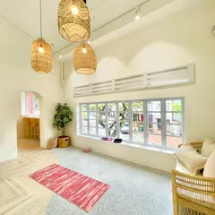 WHITETREE Café & Hair Salon