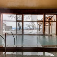 網張温泉館