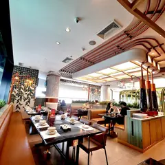 MK LIVE エムクオーティエ店