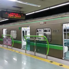 萇山駅