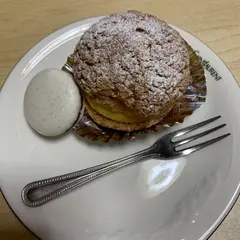 凡我塔 ひらみや | 屋久島ロールケーキ 天然酵母食パン 揚げ立てカレーパン