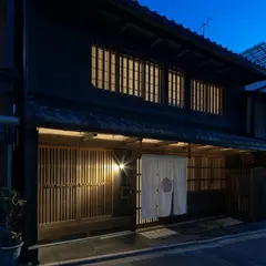THE MACHIYA KAMIUMEYA