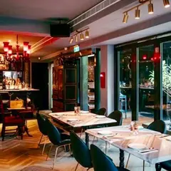 紅皇后 川酒 · Red Queen Bistro